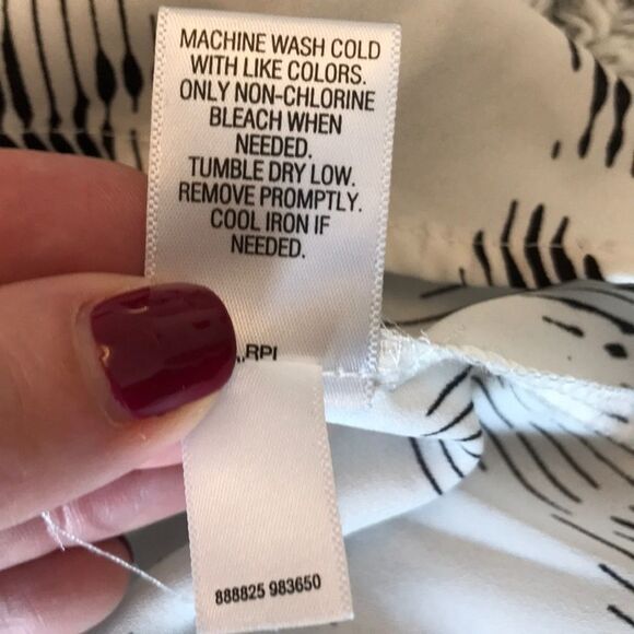 Beautiful black and white apt. 9 blouse - Picture 6 of 7